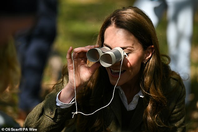 The royasl visited the Ardura Community Forest to meet and learn more about the Mull and Iona Ranger Service who play a hugely important part in protecting and championing the local environment. Pictured: Kate looks through some binoculars