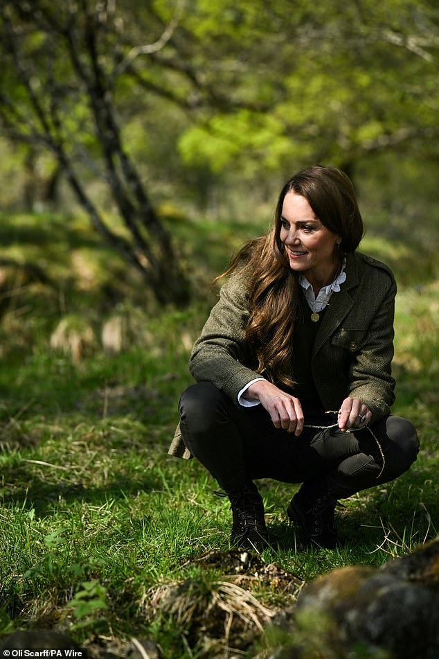 Kate was said to have been in her element when she spent time with an early-years outdoor play group learning about nature in the forest