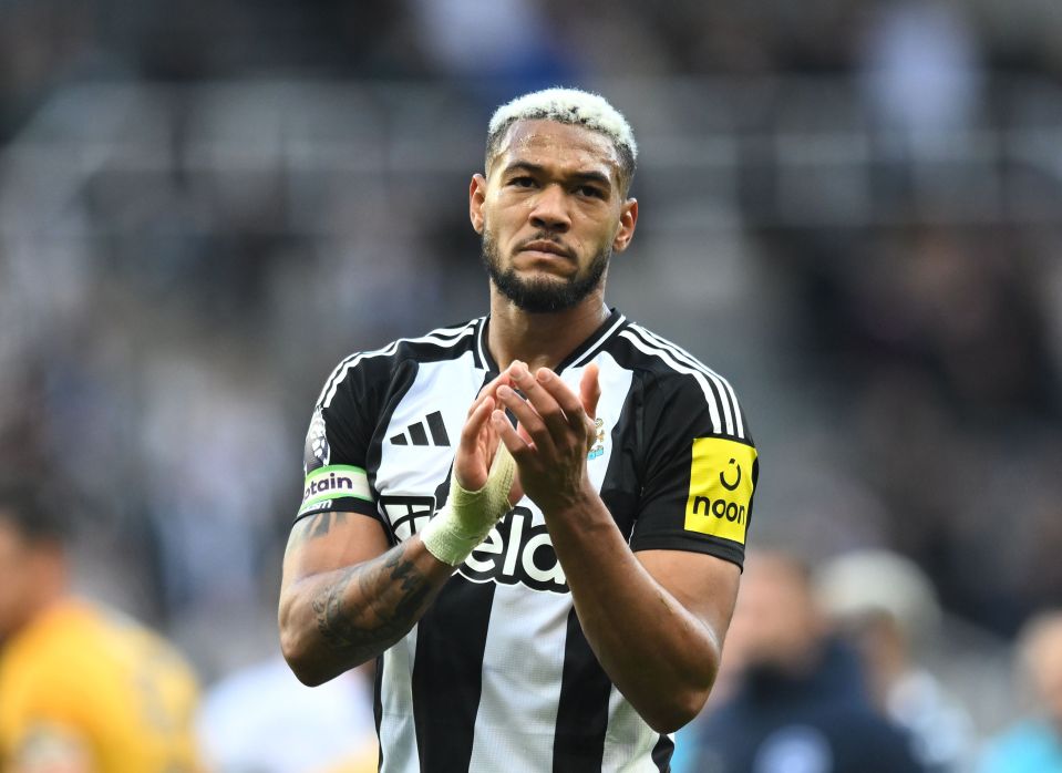 Joelinton of Newcastle United applauding fans.