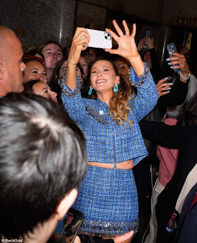 She did not appear to wear her ring while leaving either