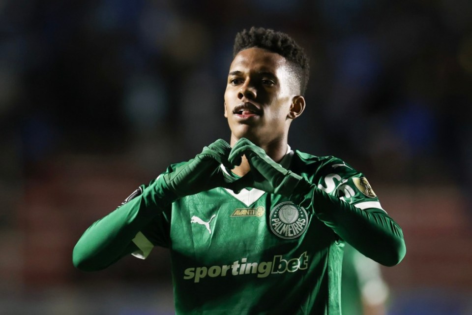 epa12053083 Estevao Almeida of Palmeiras celebrates a goal in a group stage soccer match of the CONMEBOL Libertadores between Bolivar and Palmeiras in La Paz, Bolivia, 24 April 2025. EPA/Esteban Biba
