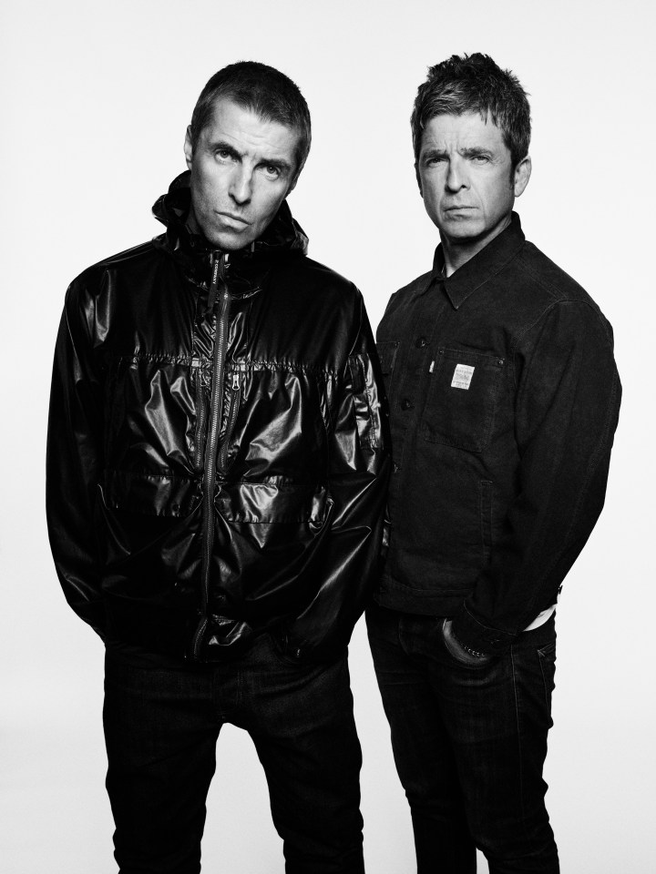Black and white photo of Liam and Noel Gallagher.