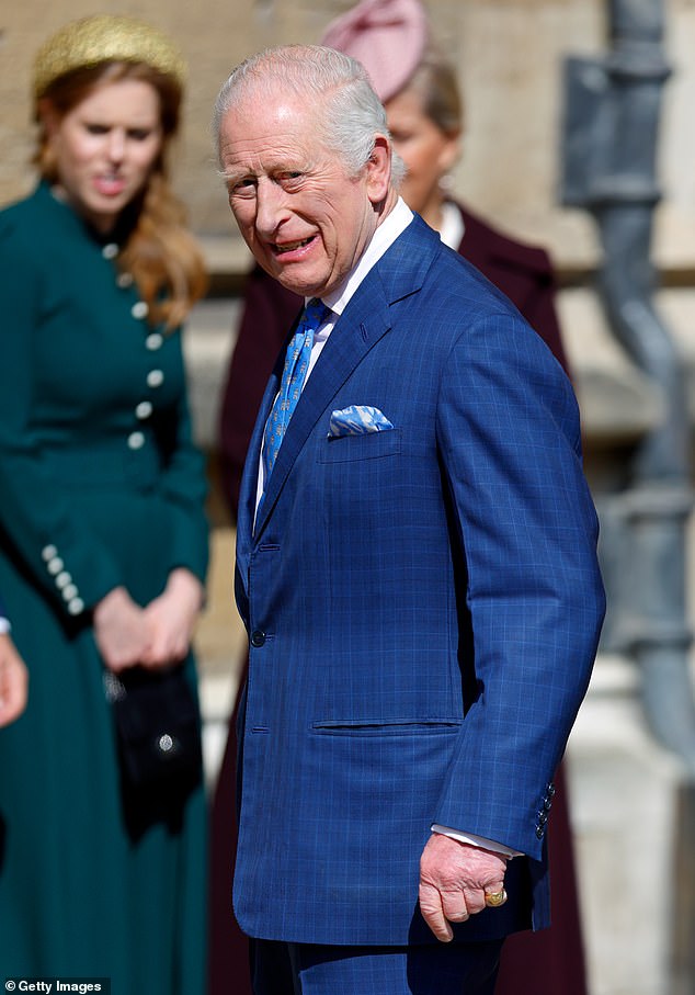 'If Harry were to offer a genuine olive branch ¿ one not dripping in poison ¿ I'm certain the King (pictured) would accept with relief'