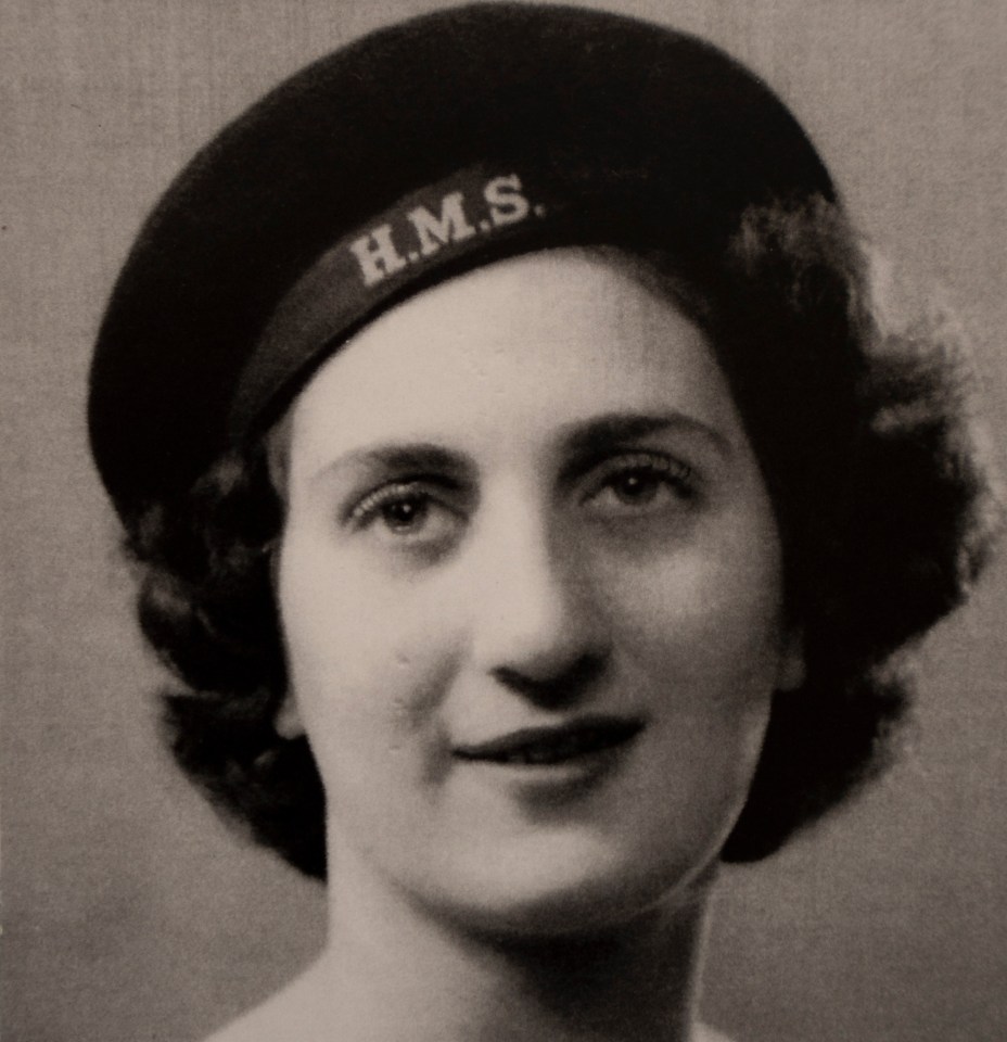Black and white photo of Marie Scott, a WRNS in the Supreme HQ Allied Expeditionary Force during WWII.