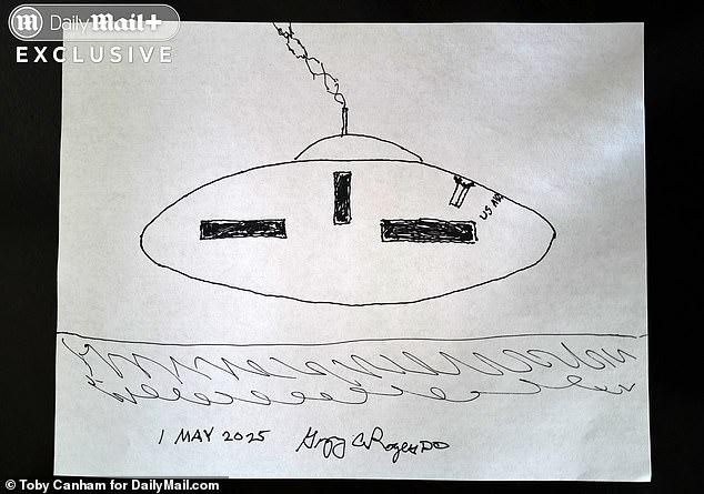 A drawing of the ship that Rogers mapped out for the Daily Mail. He said the ship had no apparent antennas or flight control surfaces and had about four horizontal rectangles spaced evenly around the middle