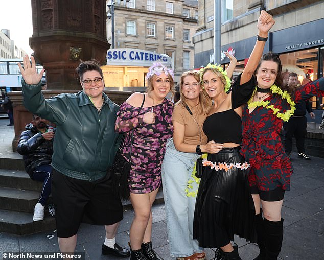 A group of ladies, who opted for a more casual look, marked the long weekend by wearing floral crowns and necklaces
