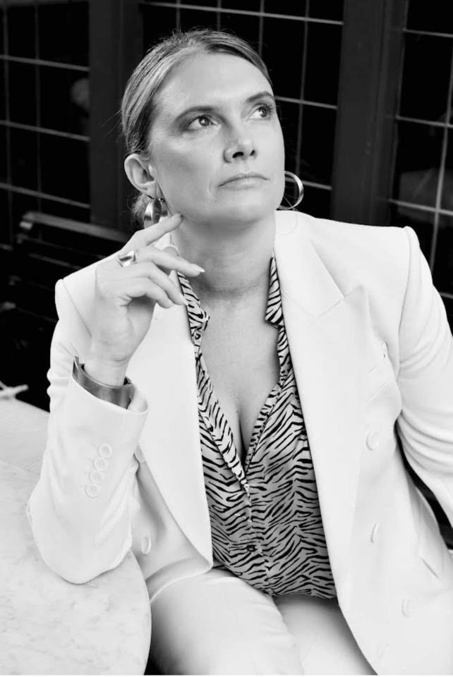 Black and white portrait of Beccy.