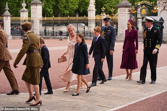 Charlotte walked alongside the Duchess of Edinburgh as she arrived at the palace