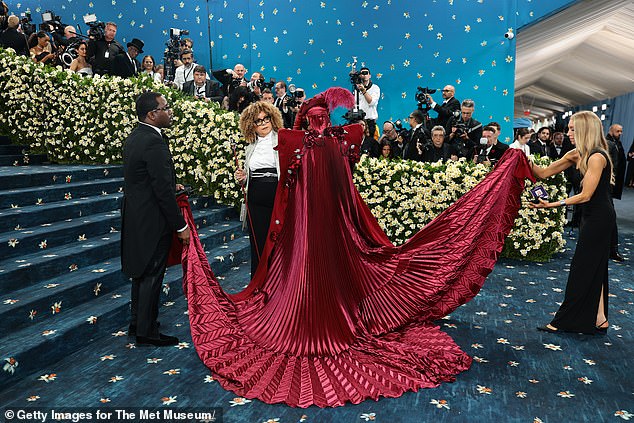 Teyana's cape had a dramatic design, which she paired with a striking hat