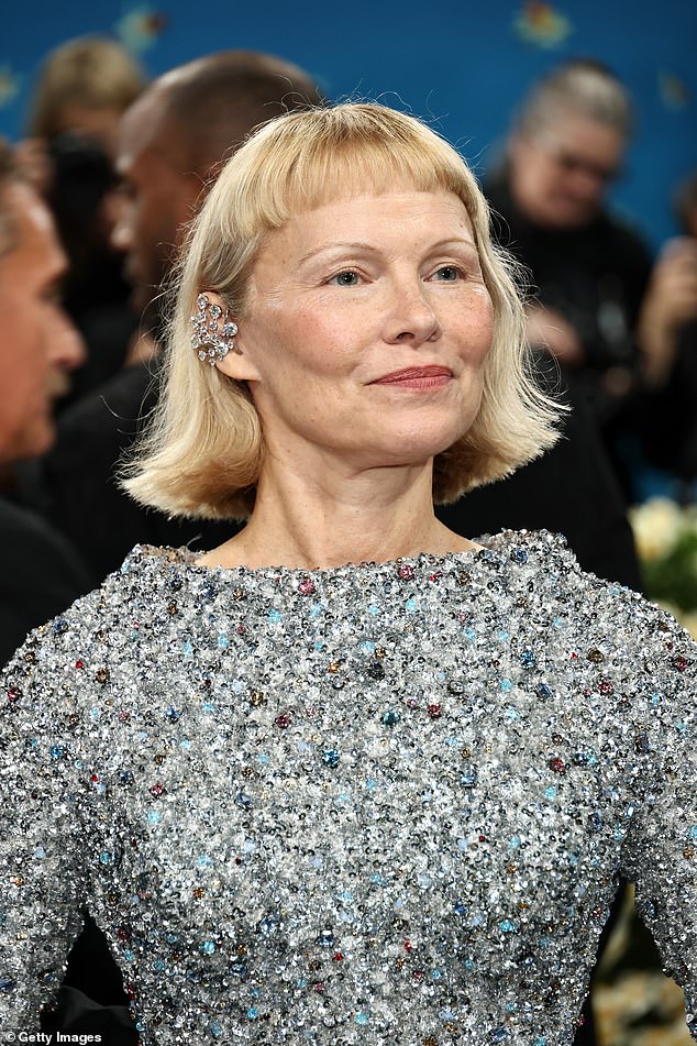 Continuing her recent embrace of a more natural look, the star showcased her complexion with minimal makeup