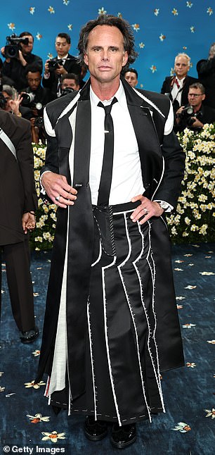 Despite apparently steering clear of his 53-year-old costar, Aimee was seen catching up with another White Lotus star on the red carpet