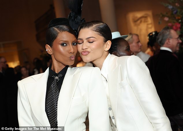 Zendaya had a twinning moment with Imaan Hammam as they puckered up for a photo