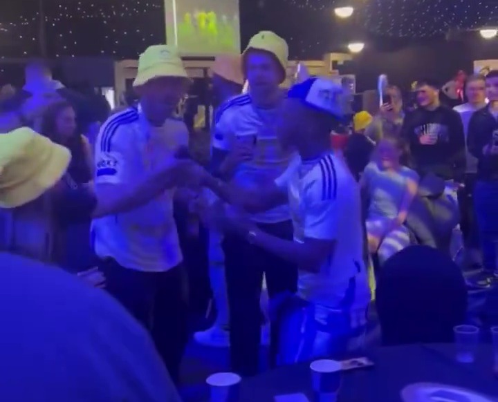 Leeds players celebrating.