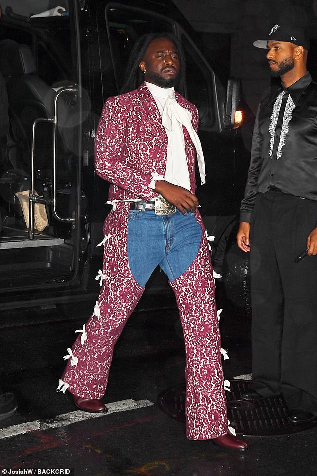 Shaboozey wore an eye-catching ensemble