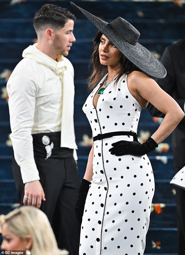 James also added that Nick's facial expressions at the gala weren't exactly so lovey-dovey towards his wife