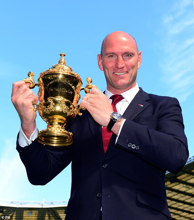 Dallaglio with the Web Ellis Trophy at the Rugby World Cup 2015