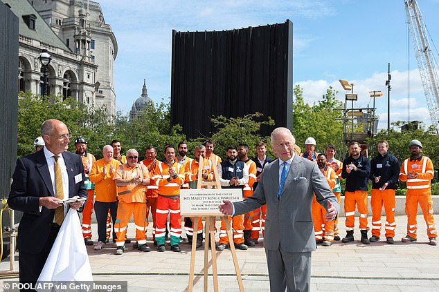 He also met with some of the 25,000-strong construction workforce who have been involved in the project, which is still ongoing