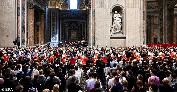 epa12079527 Cardinals attend a special Mass 'Pro eligendo papa' or for the election of the Pope, before the start of the conclave, at St Peter's Basilica in the Vatican, 07 May 2025.  EPA/ALESSANDRO DI MEO