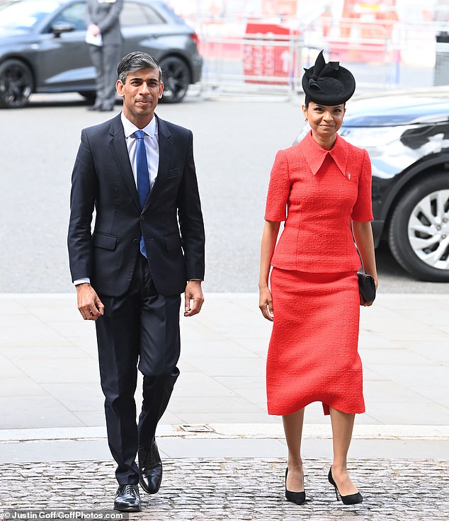 Former Prime Minister Rishi Sunak and his wife Akshata Murty arrive at Westminster Abbey