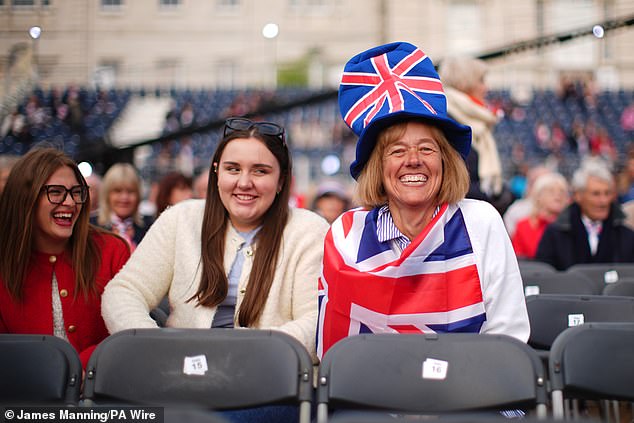 Those in attendance stuck to theme, and opted to commemorate the colours of the union jack in their outfits