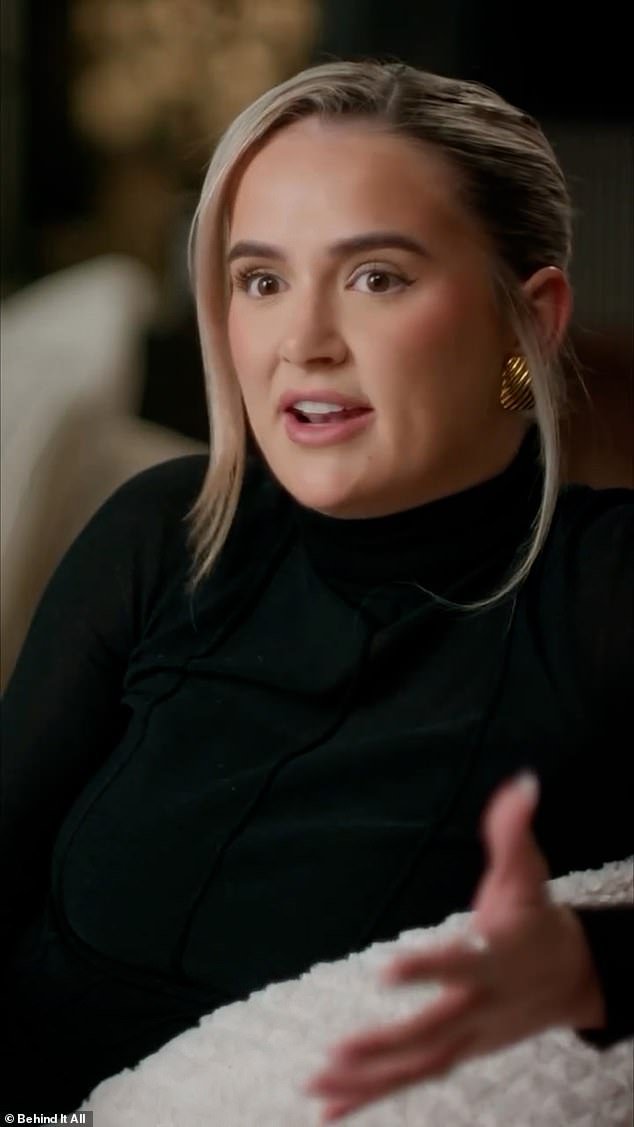 Viewers will have to wait until the final moments of the third episode to see the evidence of the couple back together after they split last summer