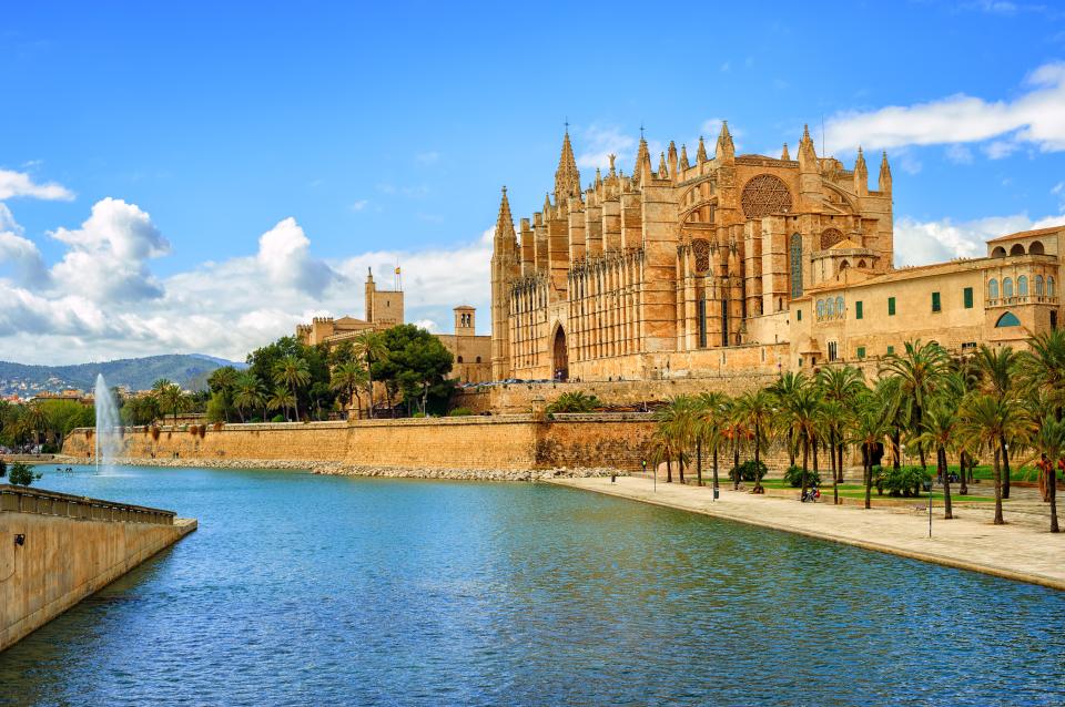 GPB7HW La Seu, the gothic medieval cathedral of Palma de Mallorca, Spain