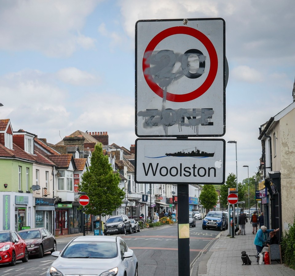 A 20 mph zone sign in Woolston, Southampton.
