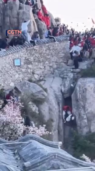 Couple falls from 5,000ft mountain while taking shortcut.