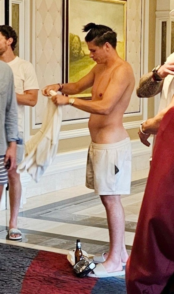 BGUK_3234018 - Las Vegas, NV - *PREMIUM-EXCLUSIVE* - MUST CALL FOR PRICING BEFORE USAGE - The Wrexham Football Club players enter the Las Vegas spirit as they celebrate their latest league triumph. ....The players were at the Bellagio hotel enjoying downtime, and some had taken photos throughout the hotel and casino.....At one point, footballer Dan Scarr was seen hijacking a joyriding maintenance cart through the Bellagio casino as stunned guests looked on!....Pictured: George Dobson....BACKGRID UK 9 MAY 2025 ....UK: +44 208 344 2007 / uksales@backgrid.com....USA: +1 310 798 9111 / usasales@backgrid.com....*Pictures Containing Children Please Pixelate Face Prior To Publication*