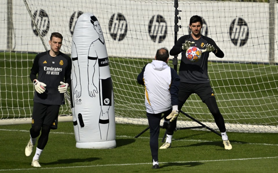 Real Madrid goalkeepers Thibaut Courtois and Andriy Lunin at a training session.