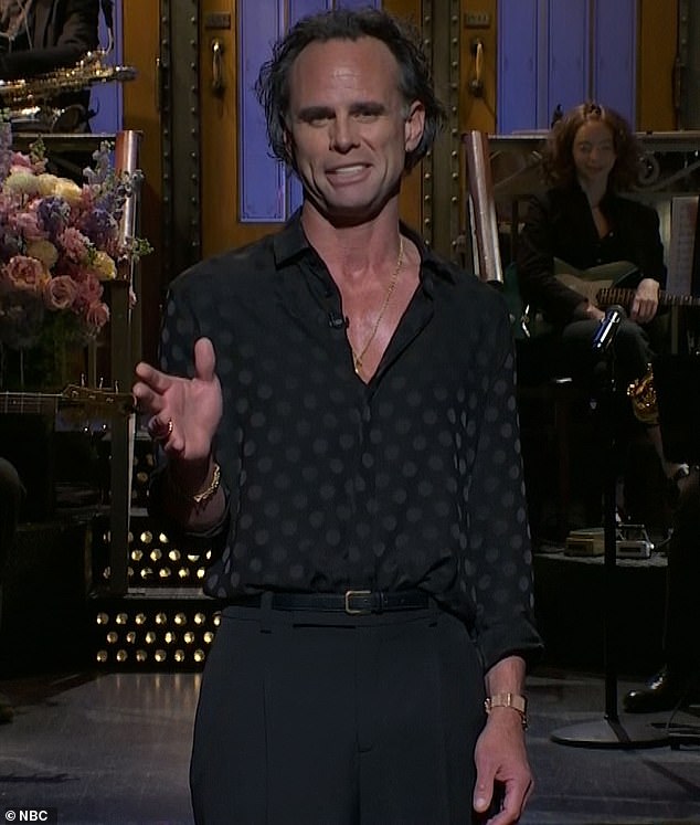 In a shocking move just one month after the show left them with polarized opinions, Walton avoided any mention of Aimee in his monologue at all