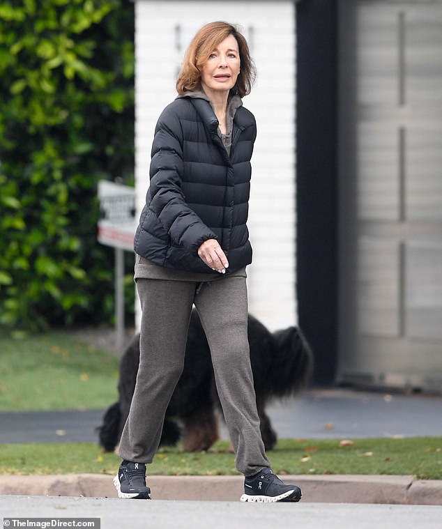 The glamorous actress, now 77, who earned an Oscar nod for playing Michael Douglas ¿ betrayed wife in the 1987 thriller Fatal Attraction, looked as effortlessly stunning as ever while walking her dog in her upscale neighborhood