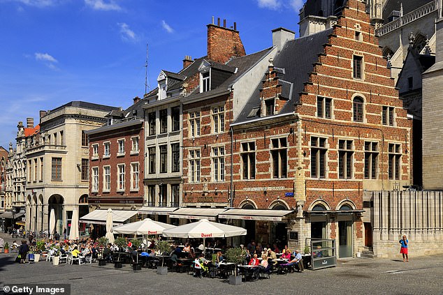 Grey emphasized his love for Leuven's car-free city center with '15-minute city' design, where most daily necessities can be reached within a 15-minute walk or bike ride