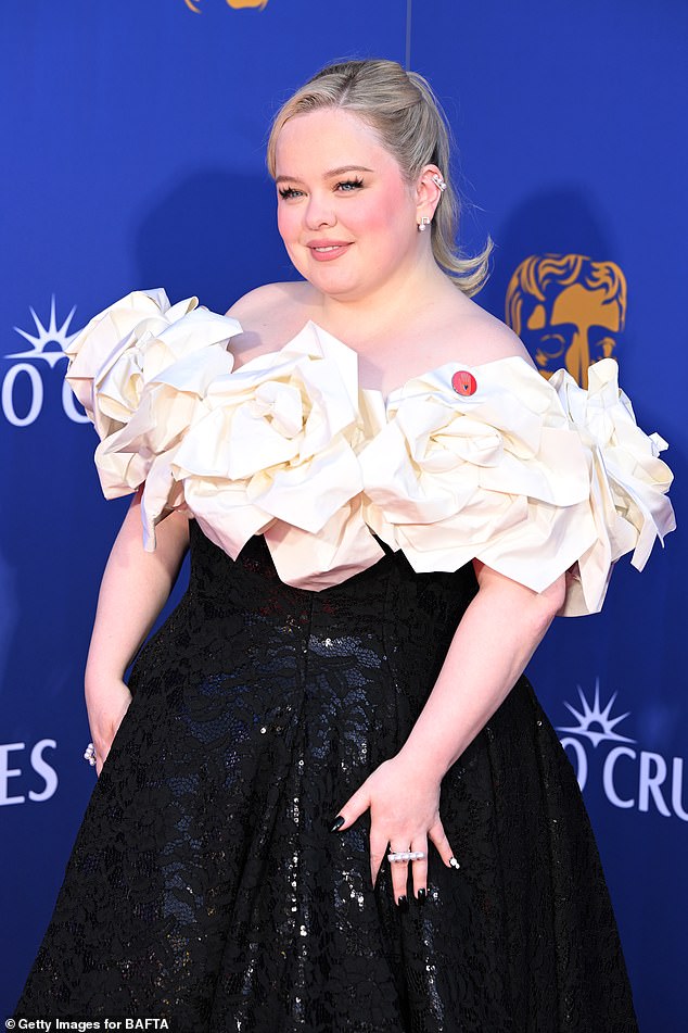 The comedy favourite slicked her blonde tresses into a high ponytail for the occasion