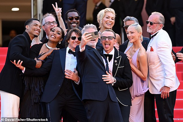 Christopher Mcquarrie took a selfie of the cast on the iconic staircase at the premiere