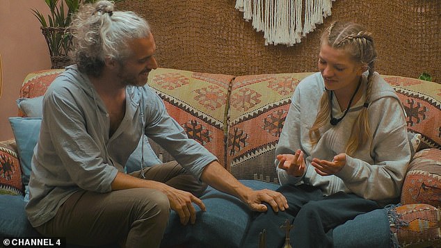 Thomas had a one-on-one 'touch therapy' session with 23-year-old contestant Emma helping her become more comfortable with physical intimacy