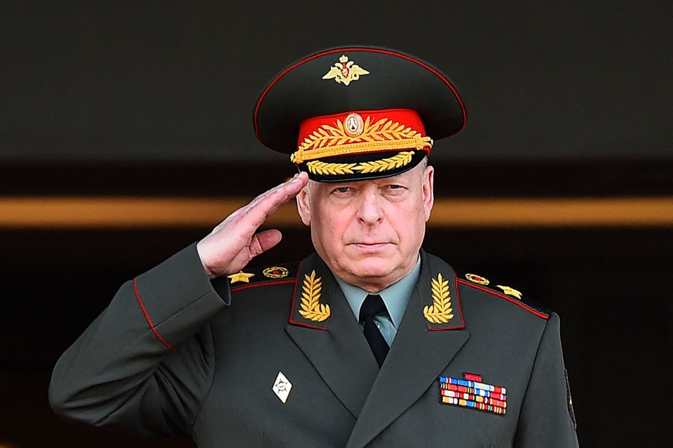 General Oleg Salyukov saluting.