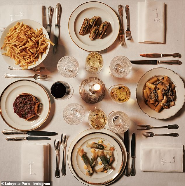The guests then later tucked into a roast chicken with herbs and french fries at ¿105 per head and a mushroom rigatoni pasta costing ¿31 per head (picture from October 2024)