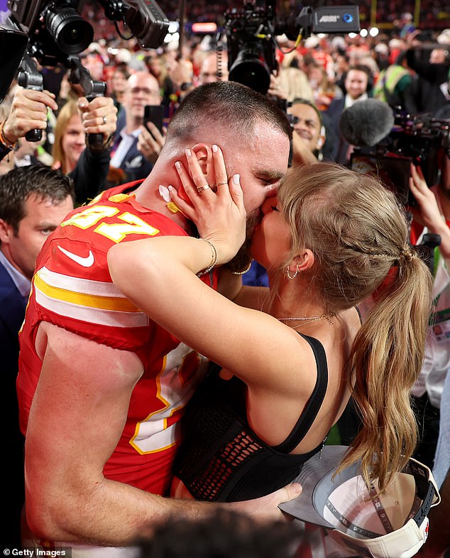 Swift’s current romance with NFL star Travis Kelce may be among the private details hidden in those texts