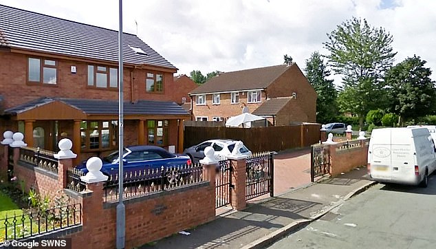 A Google Streetview image of the property in 2009 before the application to build the garage was made