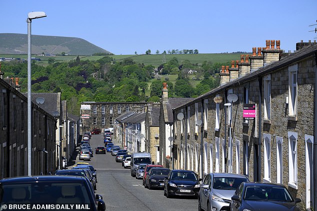 Once famed for its cotton weaving industry and confectionary factories Nelson made its name and fortune during the industrial revolution, thanks to its strategic location close to the Leeds and Liverpool canal