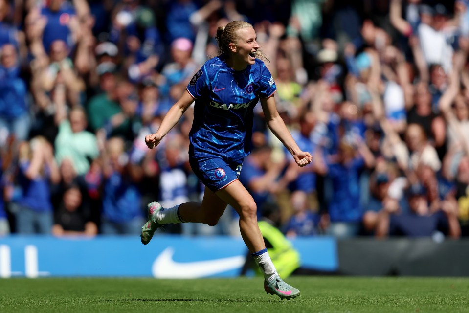 Aggie Beever-Jones of Chelsea celebrating a goal.