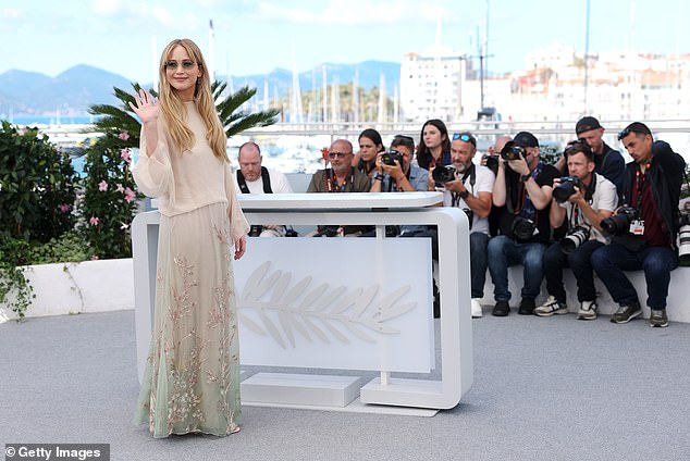 Jennifer showed off her elegant sense of style as she posed for snaps at the photocall to promote the film