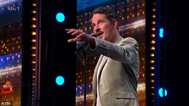 During the last round of auditions, singer Max Fox shocked both the judges and the crowd when he suddenly shouted from the audience, pleading for a chance to sing