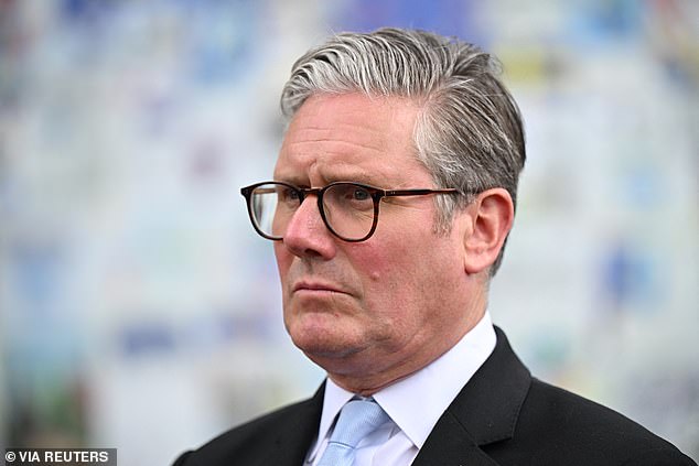 As the wrangling continued over the ¿reset¿ deal to be unveiled at London ¿s Lancaster House, the PM was urged not to give in to the EU¿s demands or give up the Brexit freedoms that 17.4 million voted for