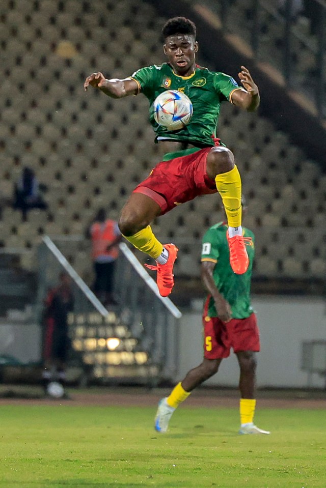 Cameroon's Carlos Baleba (#17) controls the ball during a FIFA World Cup qualifier.