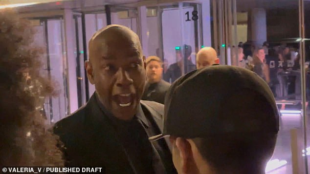 In October 2024 Washington was filmed exploding at autograph hunters in New York City