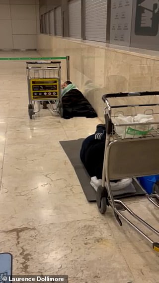 According to respected Spanish daily El Mundo, the regional government fears airlines and countries like the UK will begin warning tourists about the risks they are exposed to at Barajas Airport