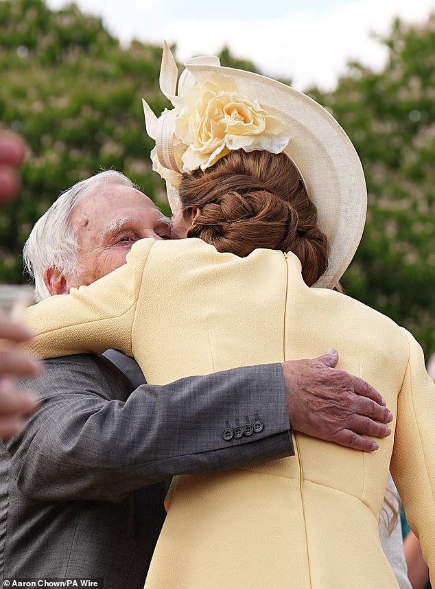 They shared a hug and Kate said 'I feel like we are old friends'