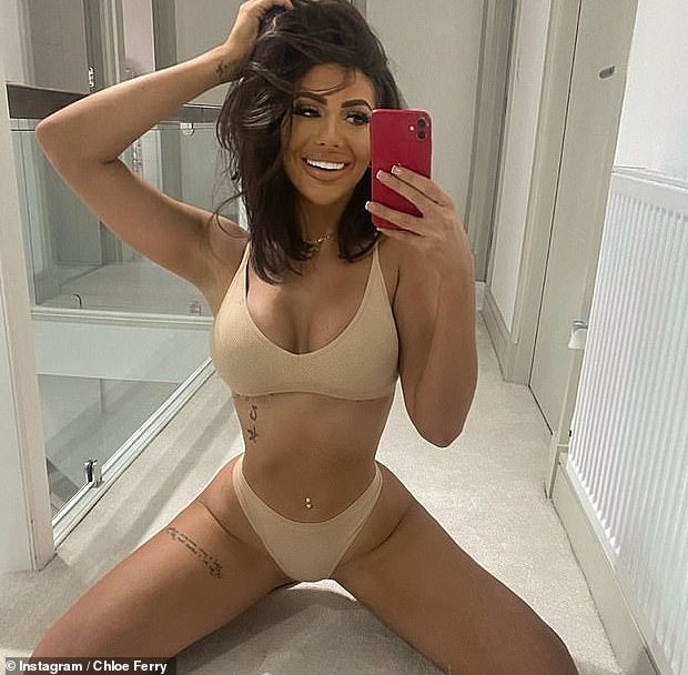 Chloe even has a short brunette wig that she has previously showed off on her Instagram account